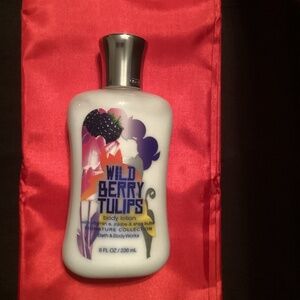 Bath & Body Works Wild Berry Tulips Body Lotion 8 oz New